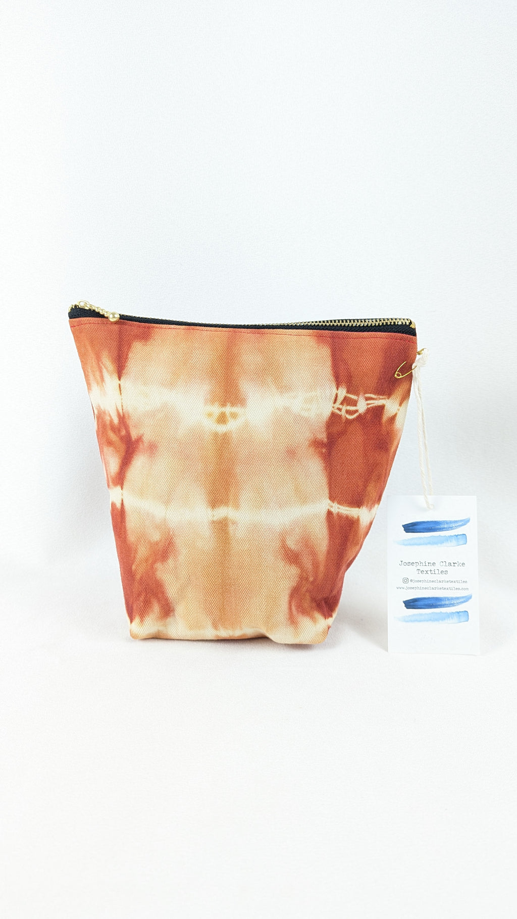 Zipper pouch-  Madder root dyed