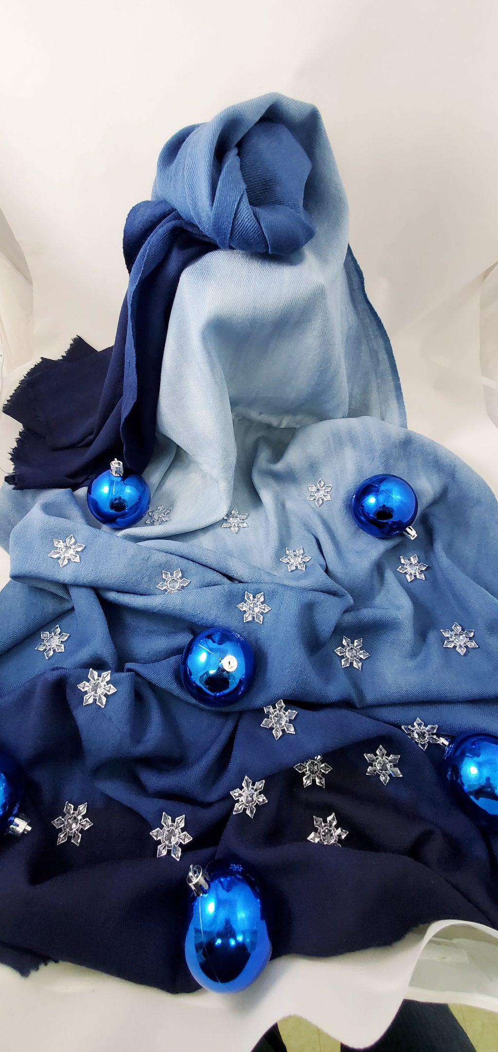 Merino wool shawls in blue (limited edition)