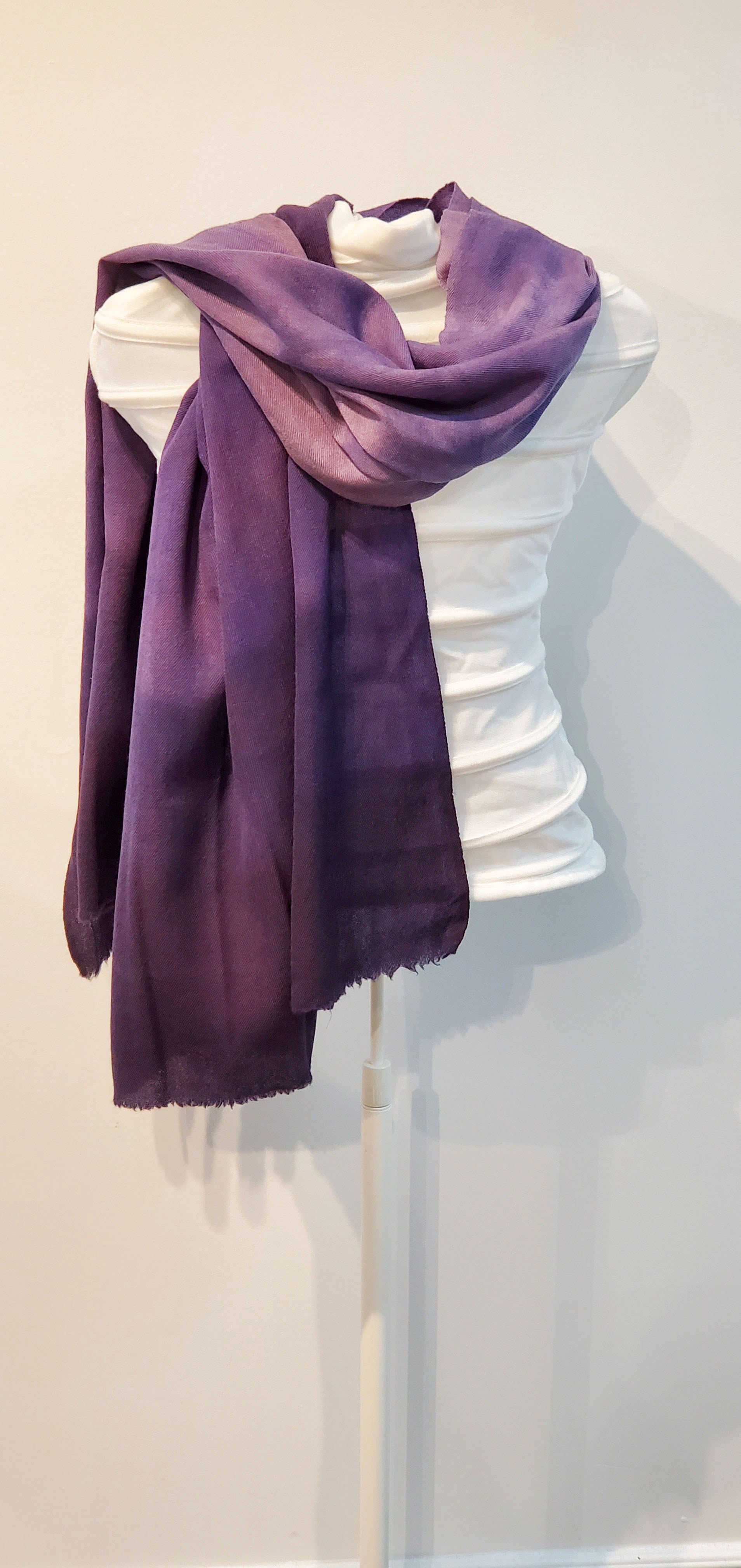 Merino wool shawls in purple (limited edition)
